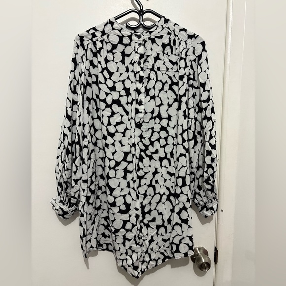 🔸Host pick 🔶 H&M maternity Black and White Women's Top - Picture 1 of 5